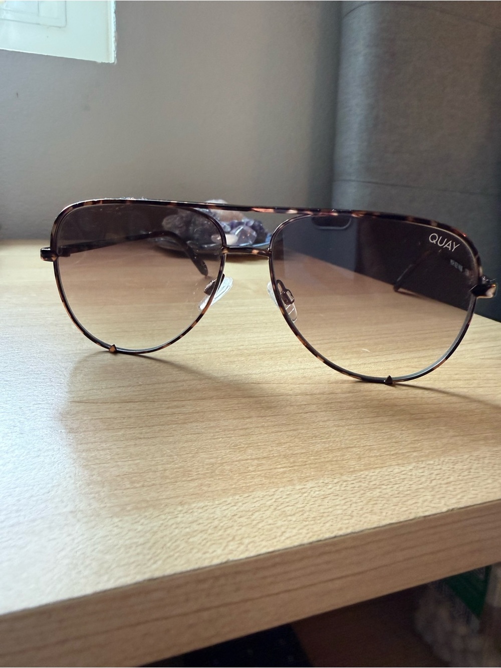 QUAY High Key Mini Tortoiseshell women’s Aviator Sunglasses Brown Gradient - Picture 2 of 3